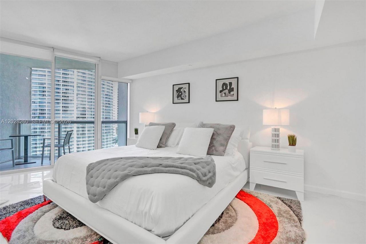 475 Brickell Ave , Unit 3408, Miami, FL 33131 Photo