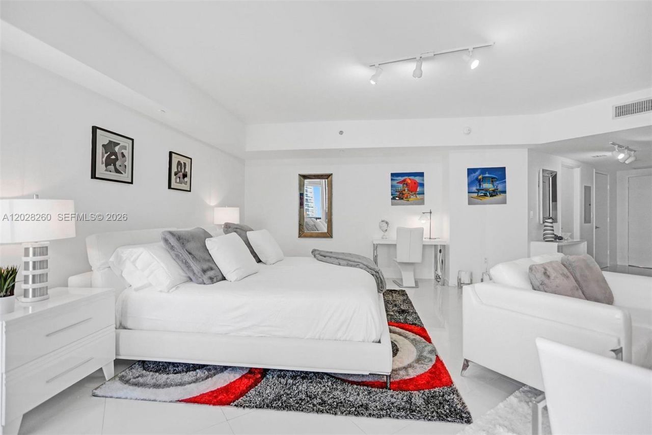 475 Brickell Ave , Unit 3408, Miami, FL 33131 Photo