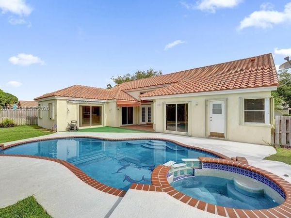 8860 Southern Orchard Rd S, Davie, FL 33328