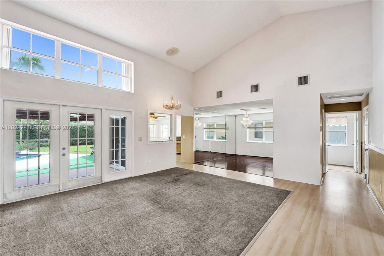 8860 Southern Orchard Rd S, Davie, FL 33328 Photo
