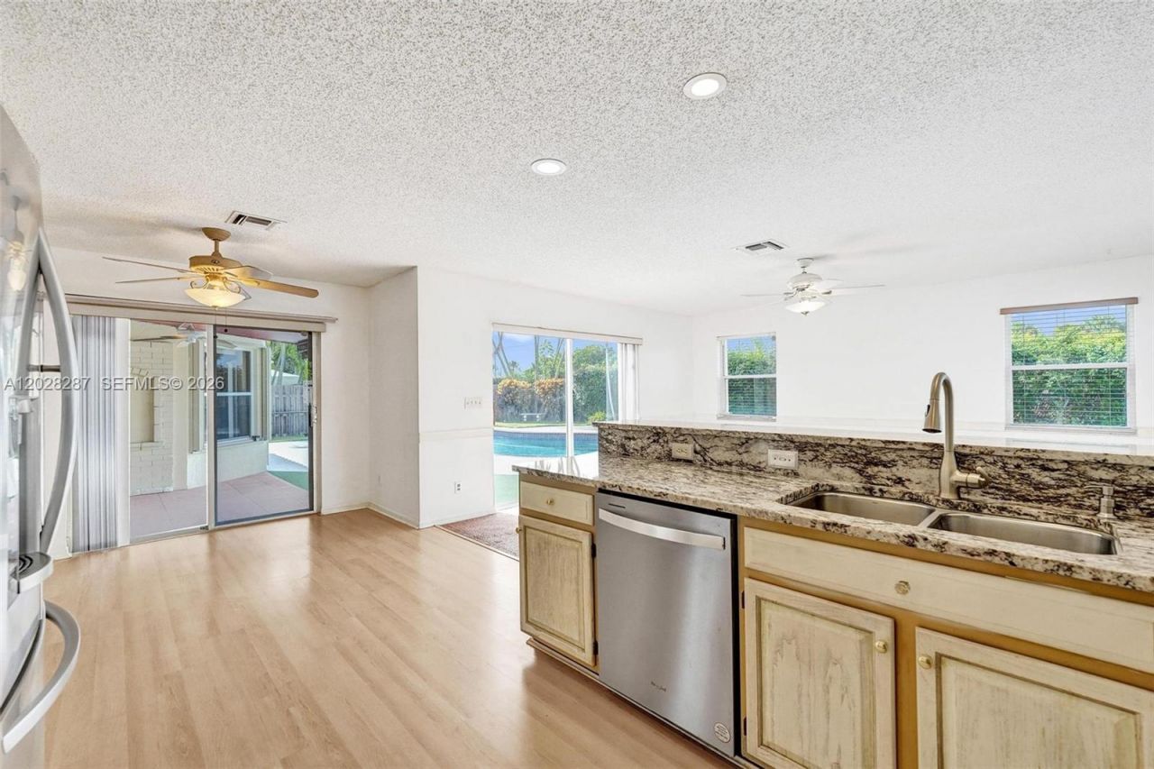 8860 Southern Orchard Rd S, Davie, FL 33328 Photo