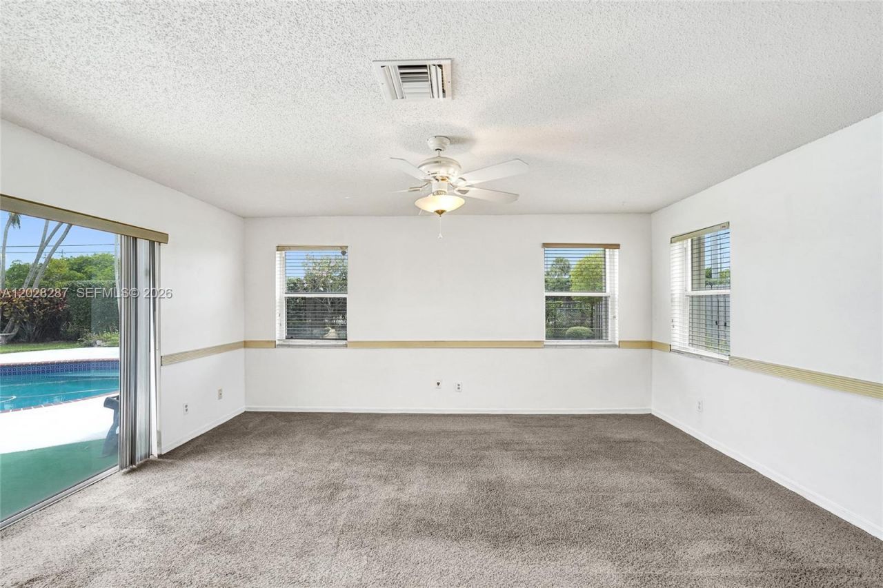 8860 Southern Orchard Rd S, Davie, FL 33328 Photo