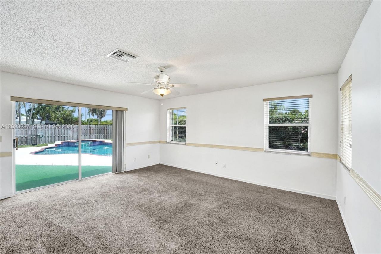 8860 Southern Orchard Rd S, Davie, FL 33328 Photo