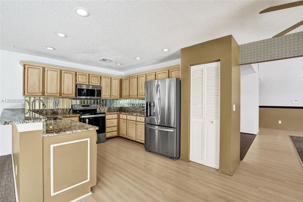 8860 Southern Orchard Rd S, Davie, FL 33328 Photo