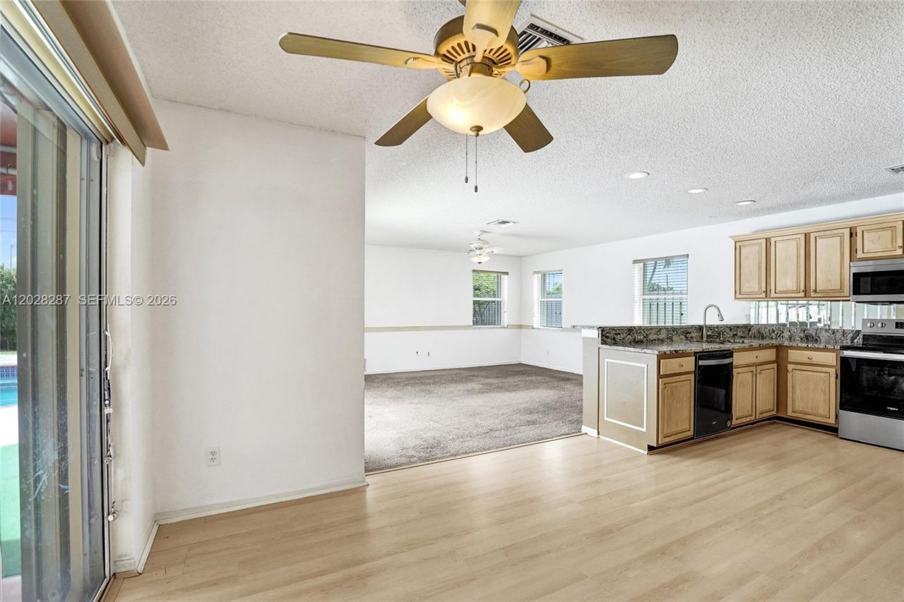 8860 Southern Orchard Rd S, Davie, FL 33328 Photo