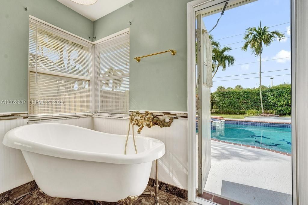 8860 Southern Orchard Rd S, Davie, FL 33328 Photo