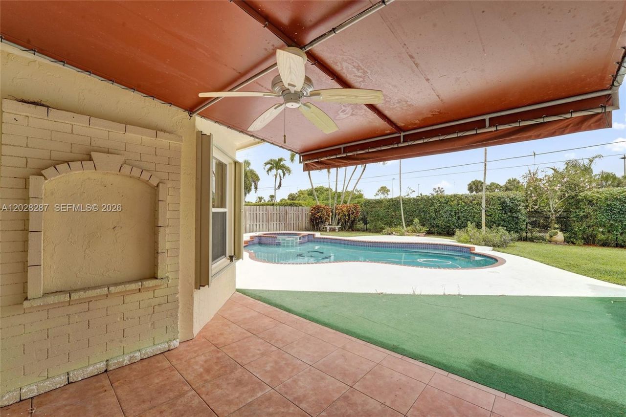 8860 Southern Orchard Rd S, Davie, FL 33328 Photo