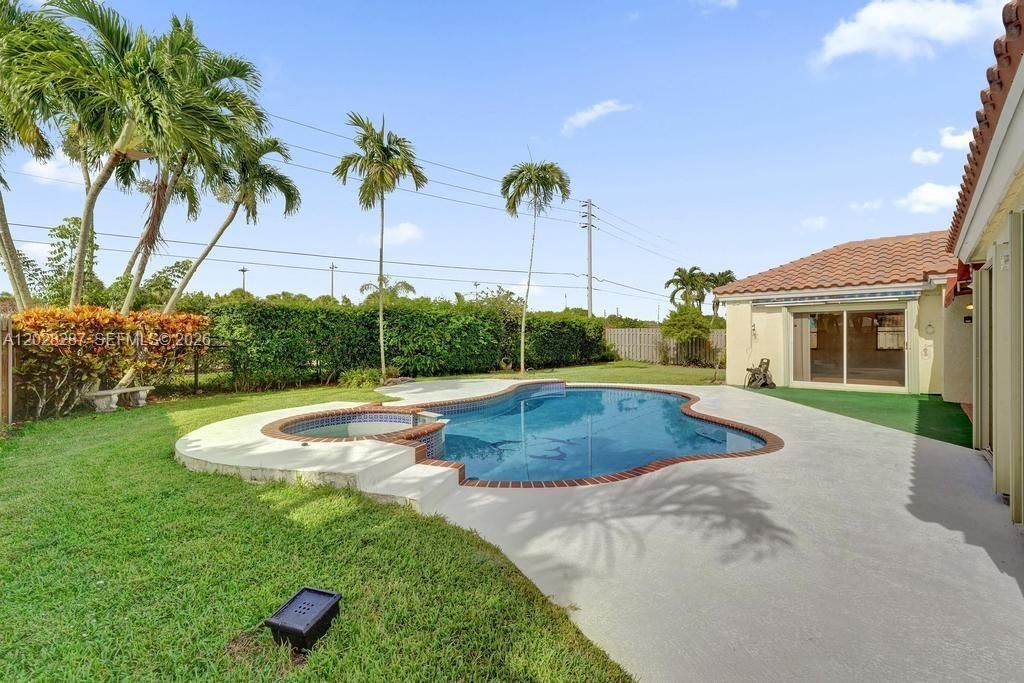 8860 Southern Orchard Rd S, Davie, FL 33328 Photo