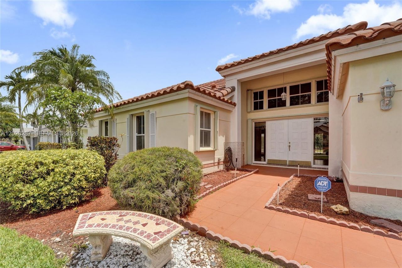 8860 Southern Orchard Rd S, Davie, FL 33328 Photo