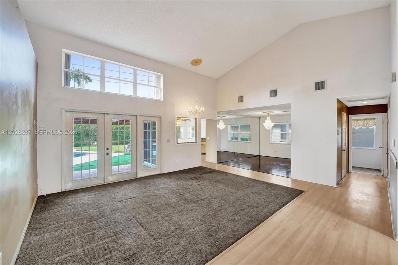 8860 Southern Orchard Rd S, Davie, FL 33328 Photo