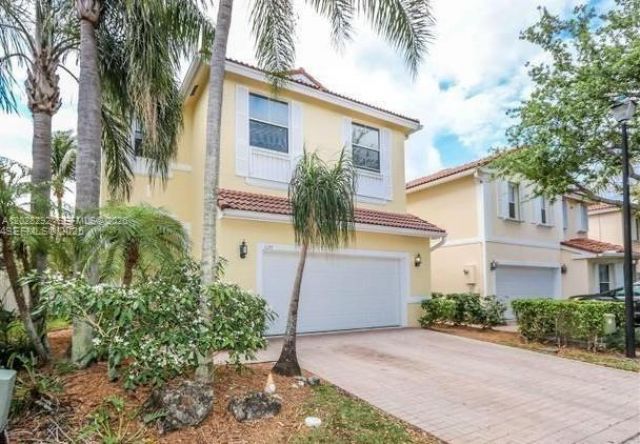 1120 Papaya St , Hollywood, FL 33019 Photo
