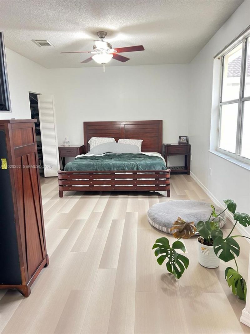 1120 Papaya St , Hollywood, FL 33019 Photo