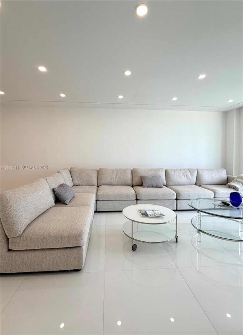 19390 Collins Ave , Unit 908, Sunny Isles Beach, FL 33160 Photo
