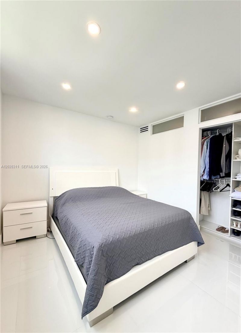 19390 Collins Ave , Unit 908, Sunny Isles Beach, FL 33160 Photo