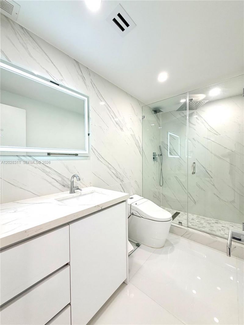 19390 Collins Ave , Unit 908, Sunny Isles Beach, FL 33160 Photo