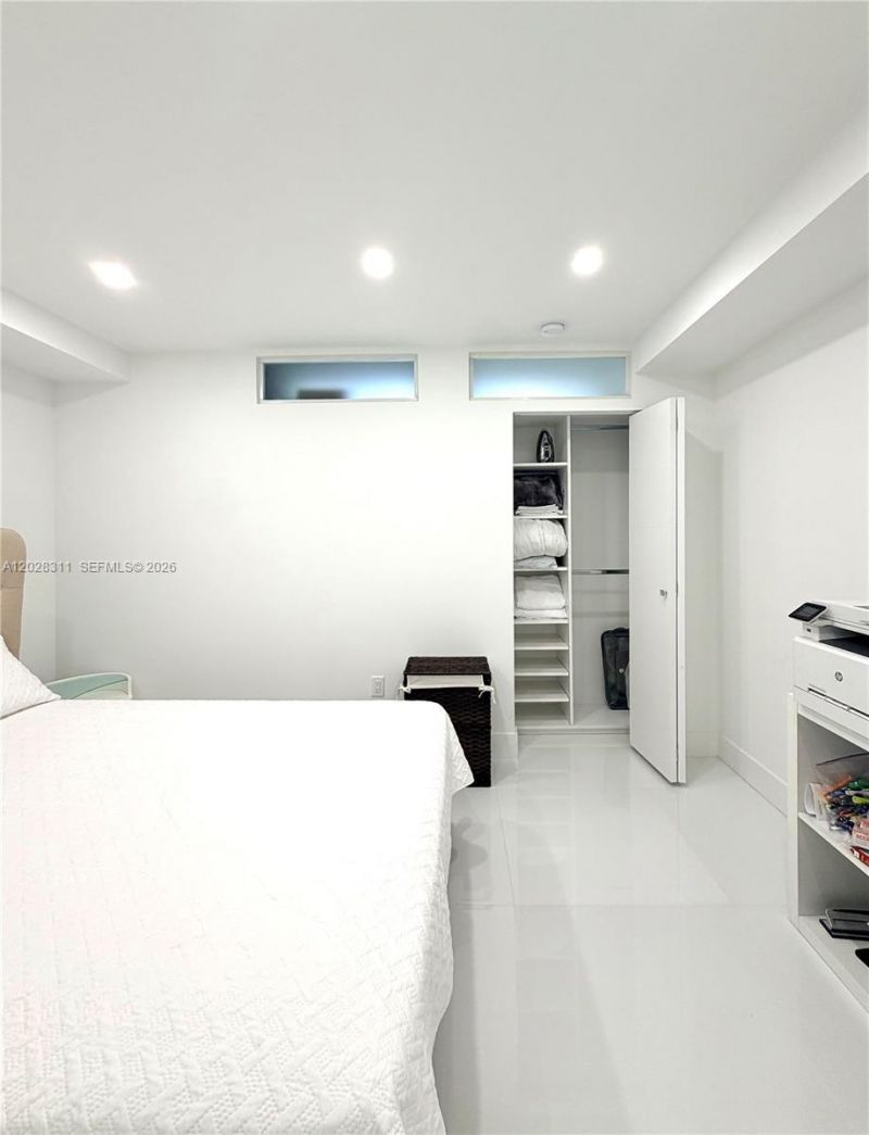 19390 Collins Ave , Unit 908, Sunny Isles Beach, FL 33160 Photo
