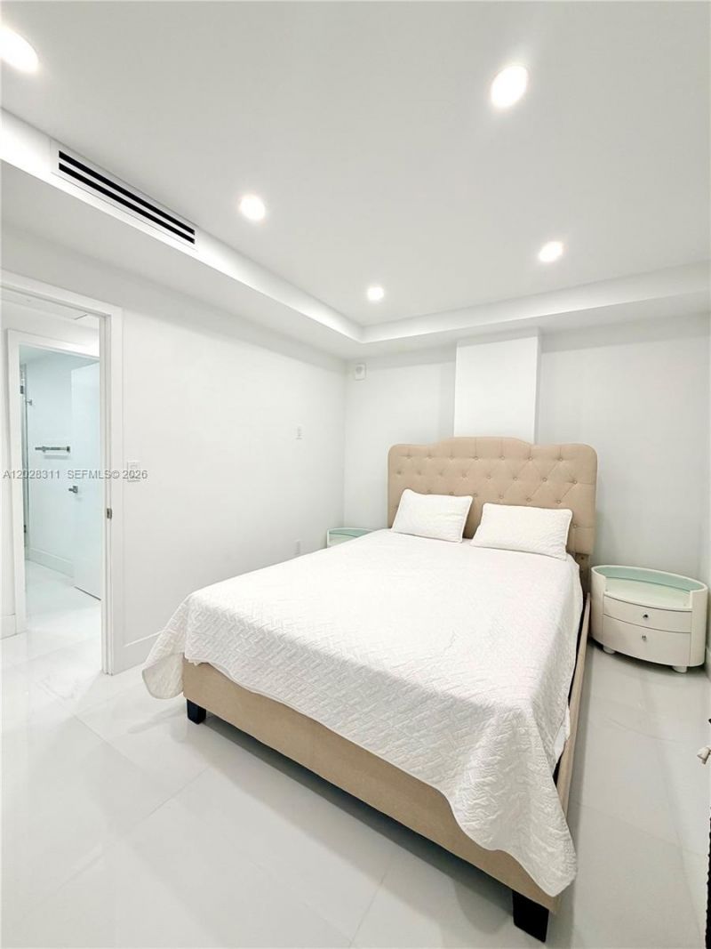 19390 Collins Ave , Unit 908, Sunny Isles Beach, FL 33160 Photo