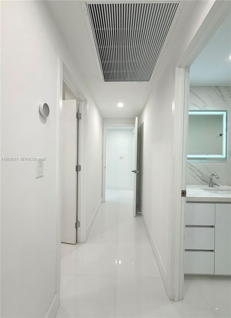 19390 Collins Ave , Unit 908, Sunny Isles Beach, FL 33160 Photo