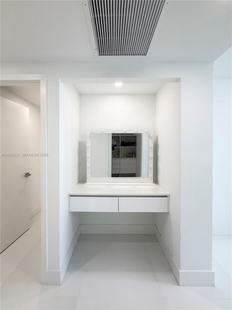 19390 Collins Ave , Unit 908, Sunny Isles Beach, FL 33160 Photo
