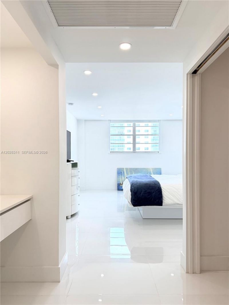 19390 Collins Ave , Unit 908, Sunny Isles Beach, FL 33160 Photo