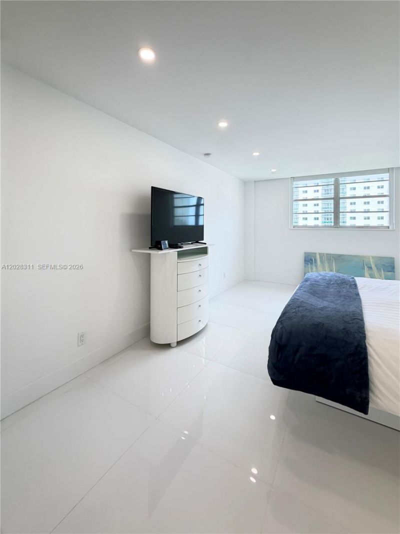19390 Collins Ave , Unit 908, Sunny Isles Beach, FL 33160 Photo