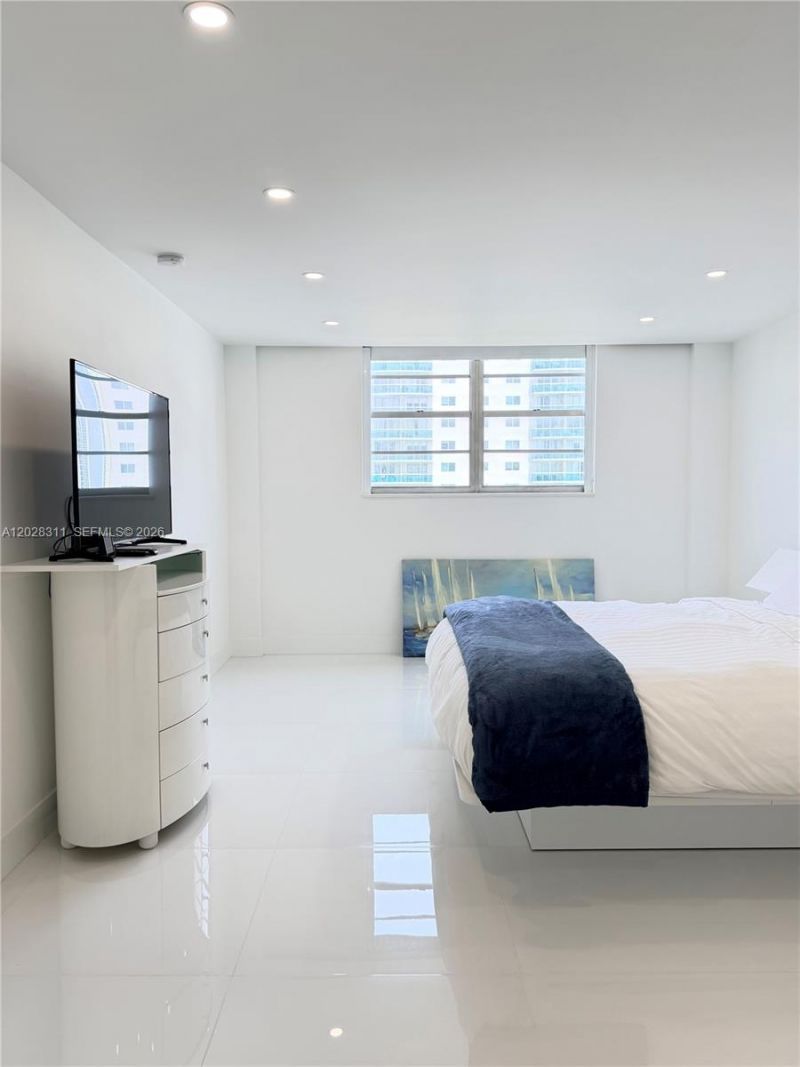 19390 Collins Ave , Unit 908, Sunny Isles Beach, FL 33160 Photo