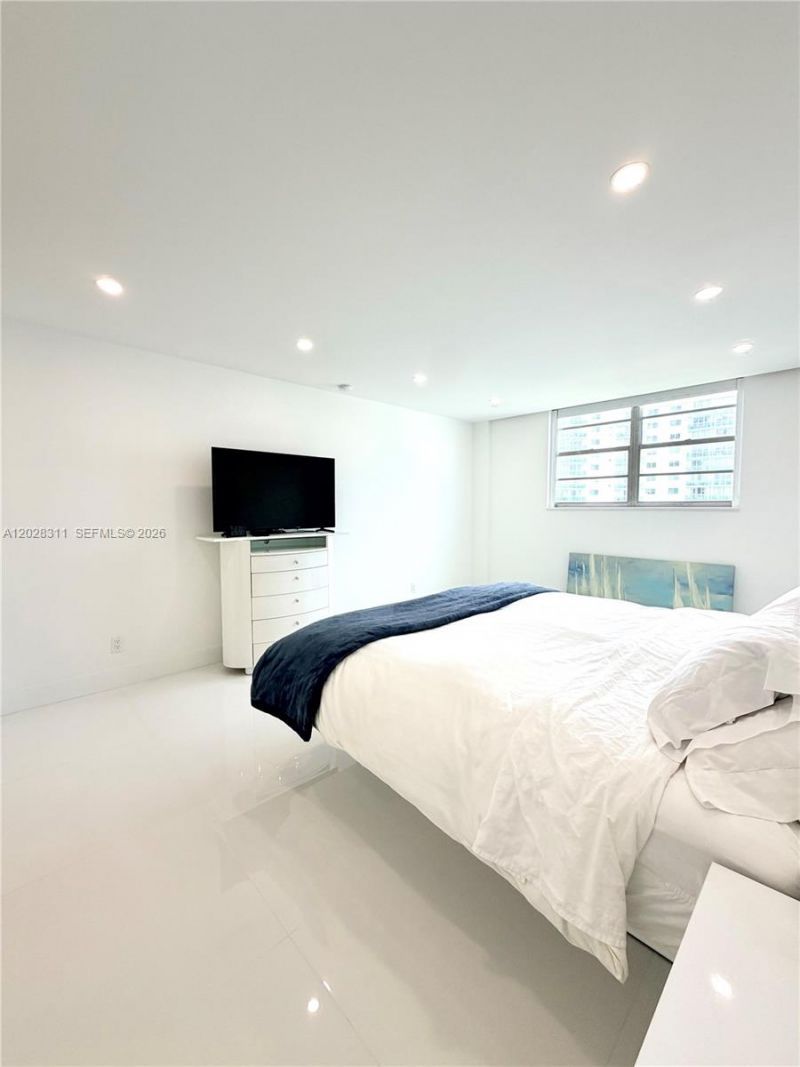 19390 Collins Ave , Unit 908, Sunny Isles Beach, FL 33160 Photo