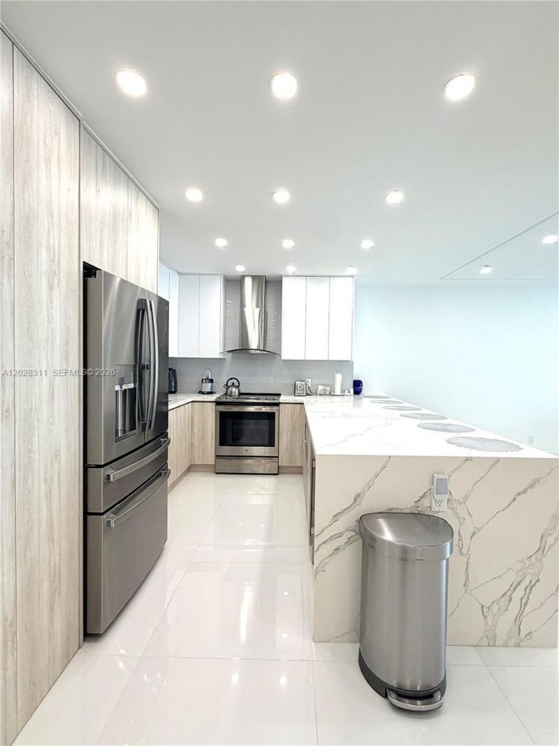 19390 Collins Ave , Unit 908, Sunny Isles Beach, FL 33160 Photo