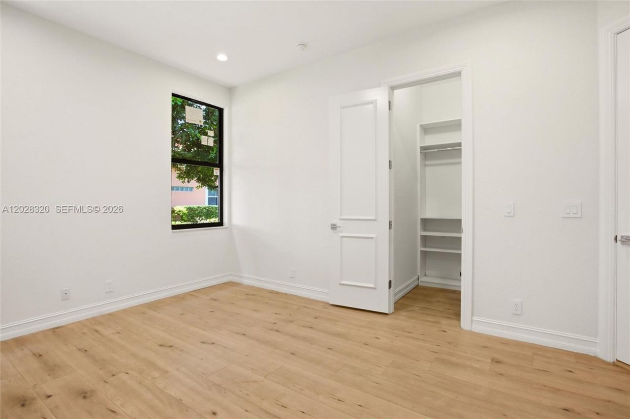 3250 W Stonebrook Cir , Davie, FL 33330 Photo