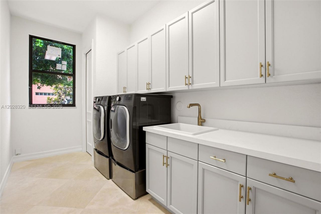 3250 W Stonebrook Cir , Davie, FL 33330 Photo