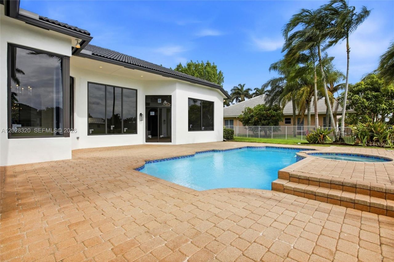 3250 W Stonebrook Cir , Davie, FL 33330 Photo
