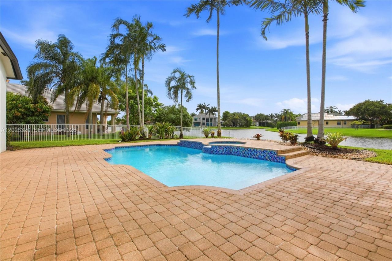 3250 W Stonebrook Cir , Davie, FL 33330 Photo