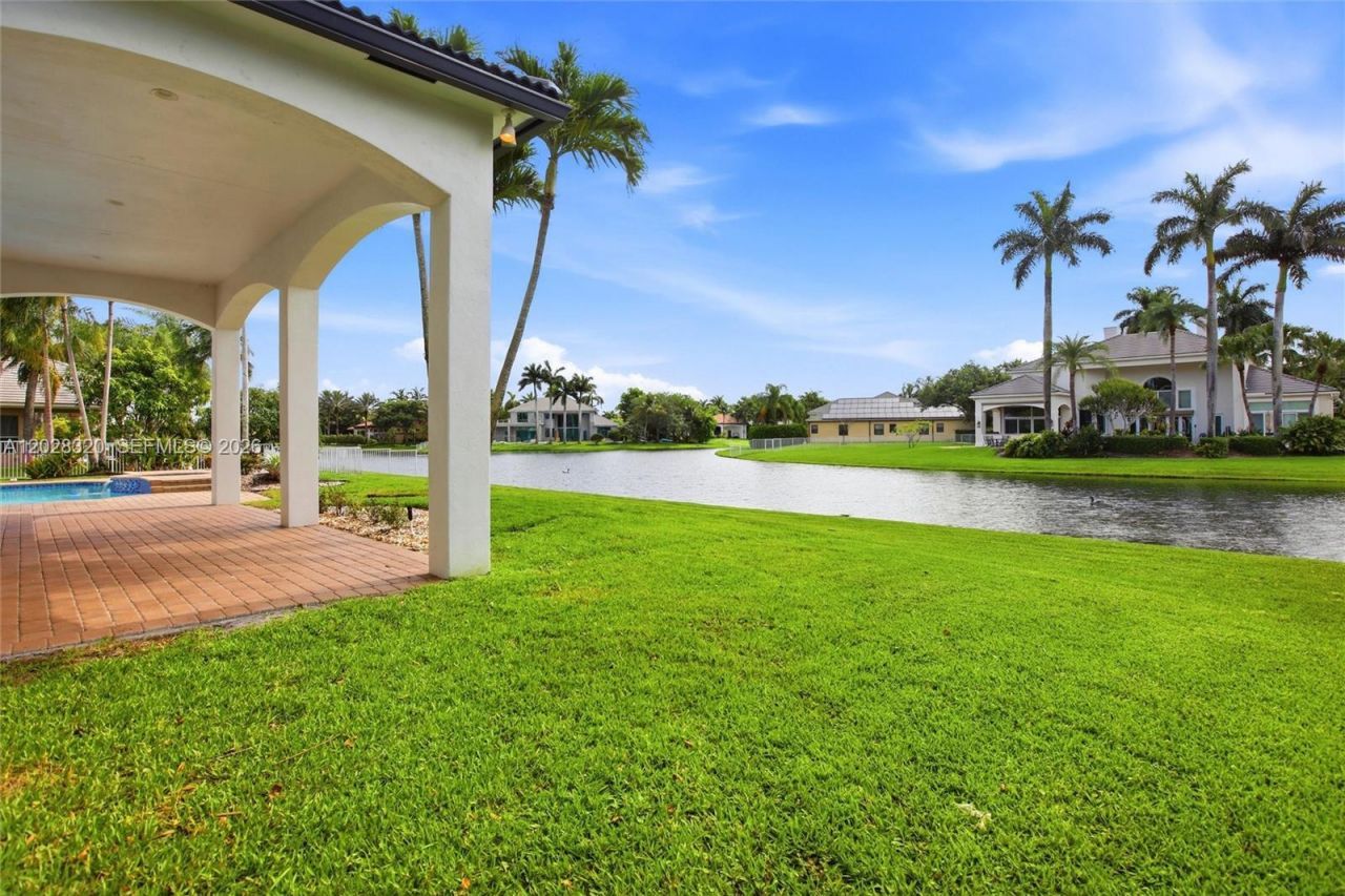 3250 W Stonebrook Cir , Davie, FL 33330 Photo