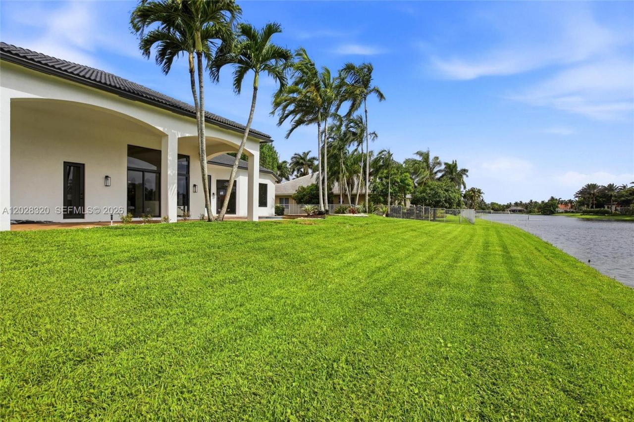 3250 W Stonebrook Cir , Davie, FL 33330 Photo