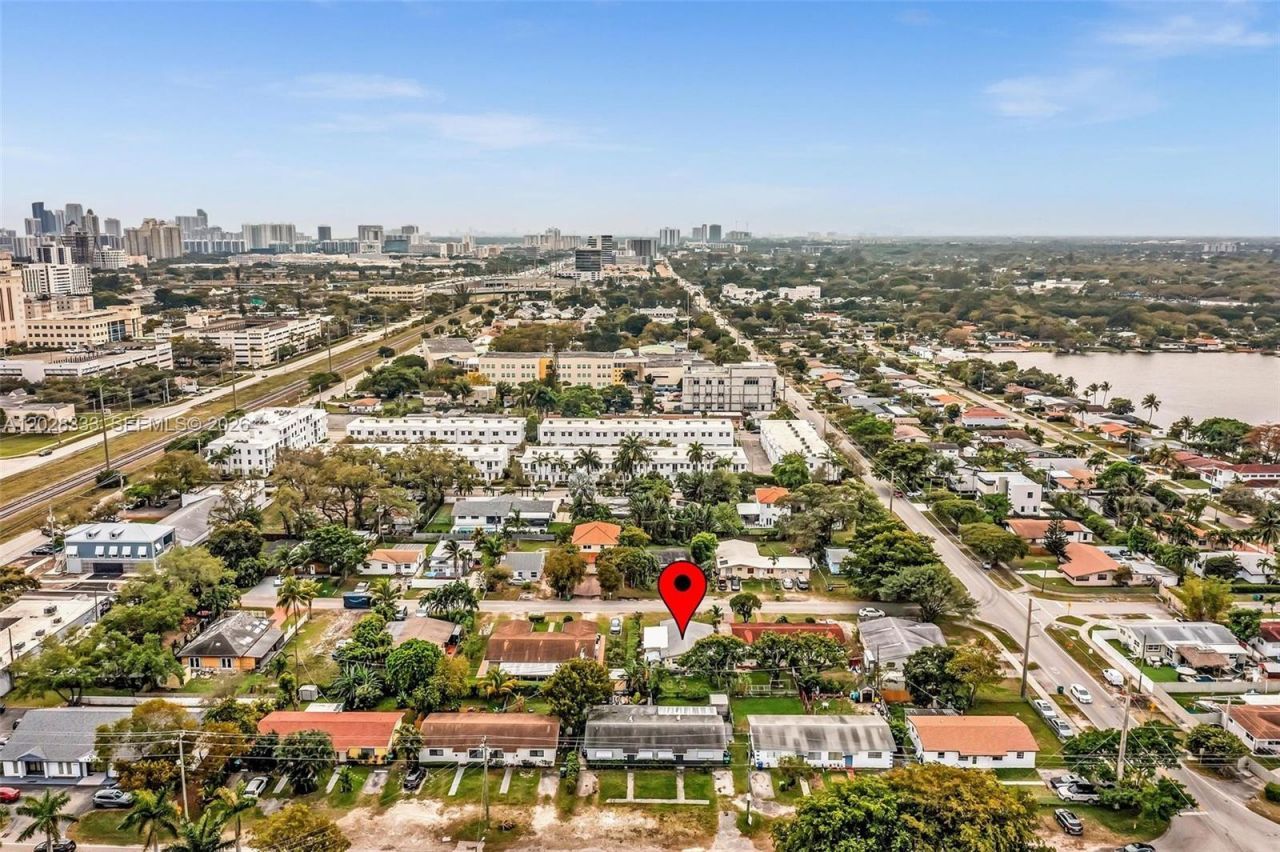 2631 NE 214th St , Unit 00, Miami, FL 33180 Photo