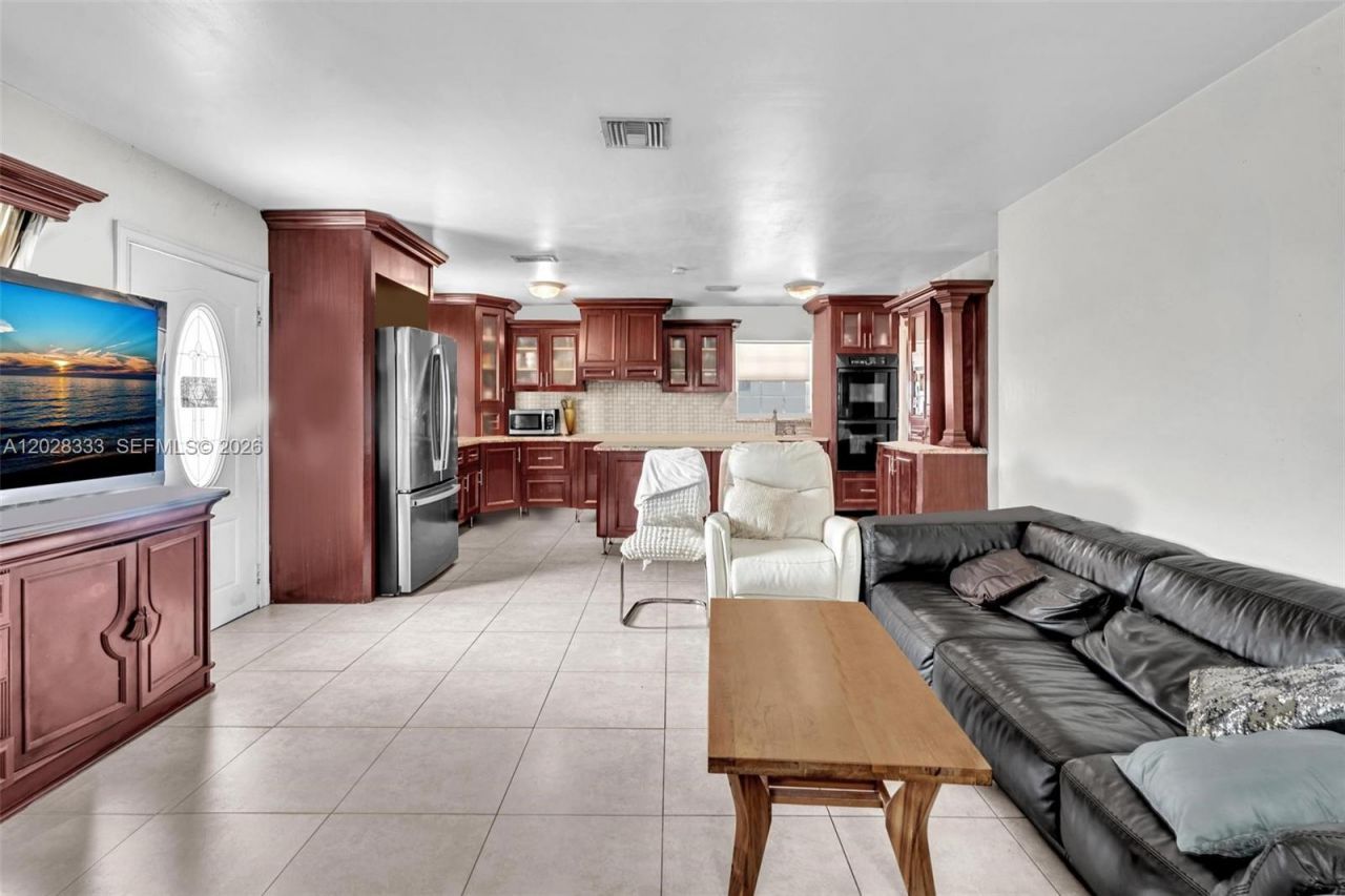 2631 NE 214th St , Unit 00, Miami, FL 33180 Photo