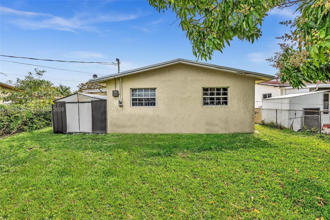 2631 NE 214th St , Unit 00, Miami, FL 33180 Photo
