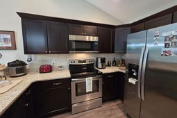 145 Ecum Secum Pl. photo 4