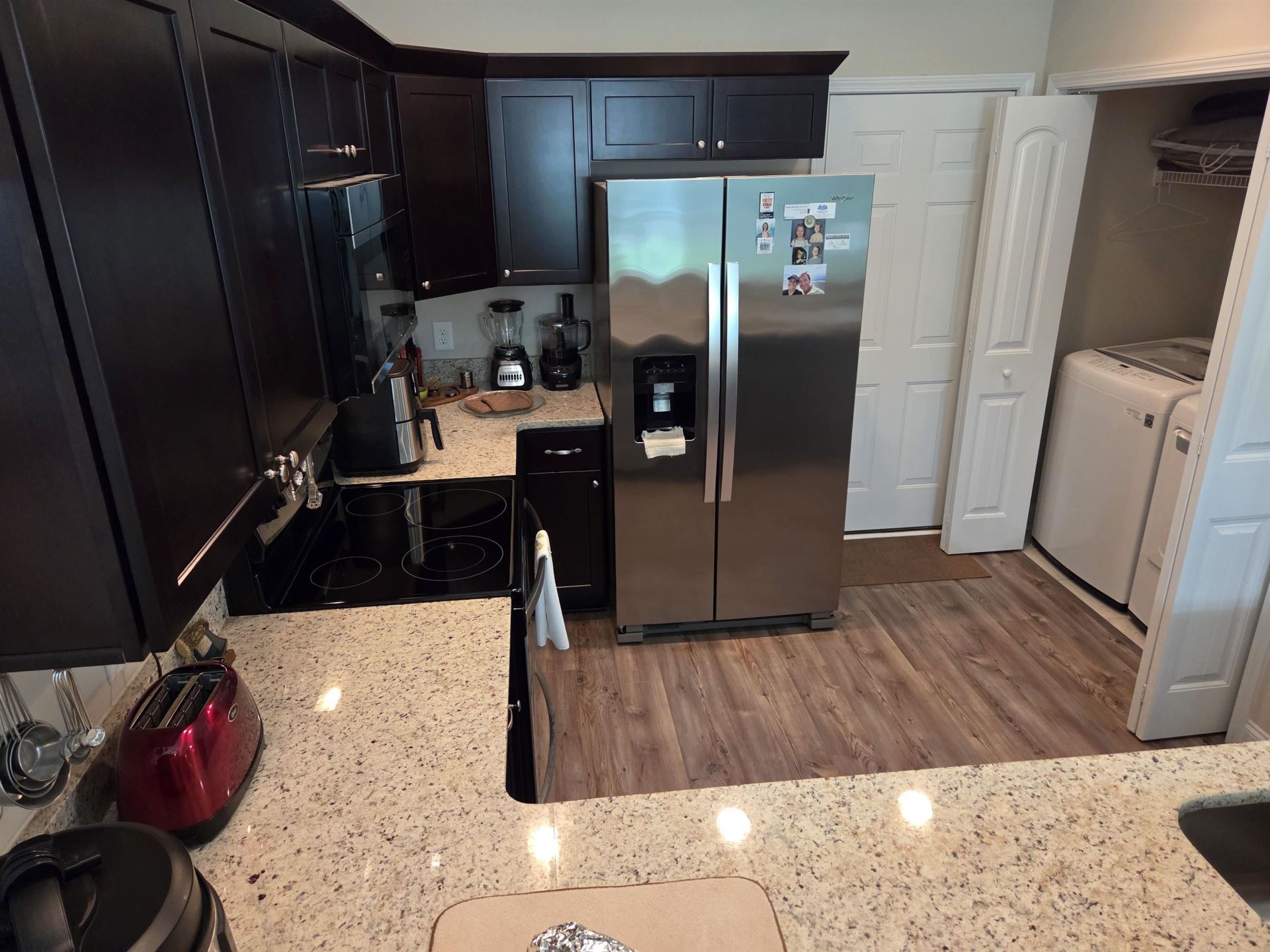 145 Ecum Secum Pl. Photo 5