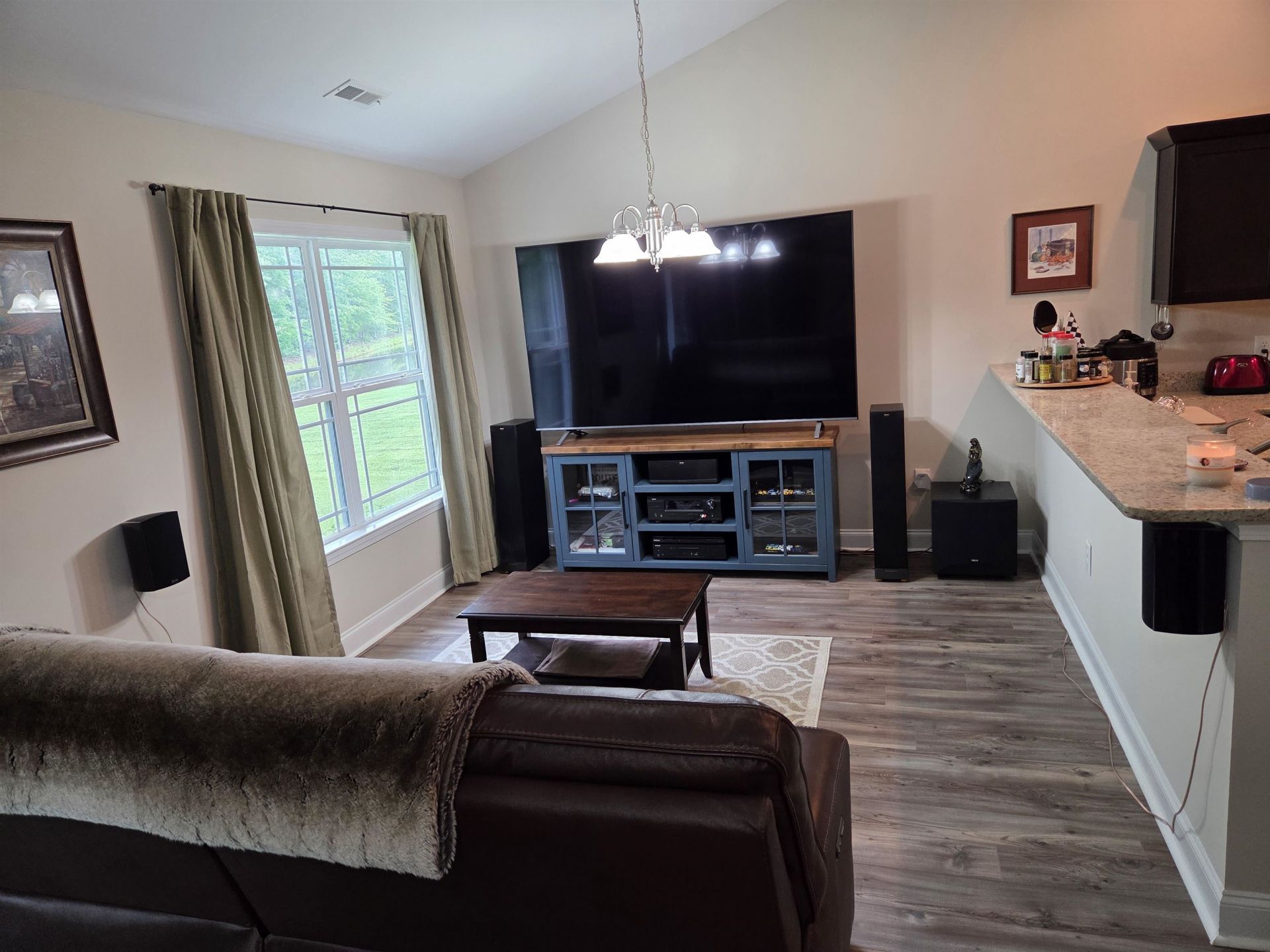 145 Ecum Secum Pl. Photo 9