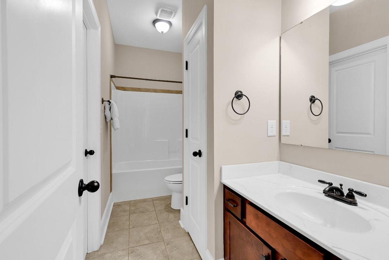 400 San Benito Ct.  Photo 9