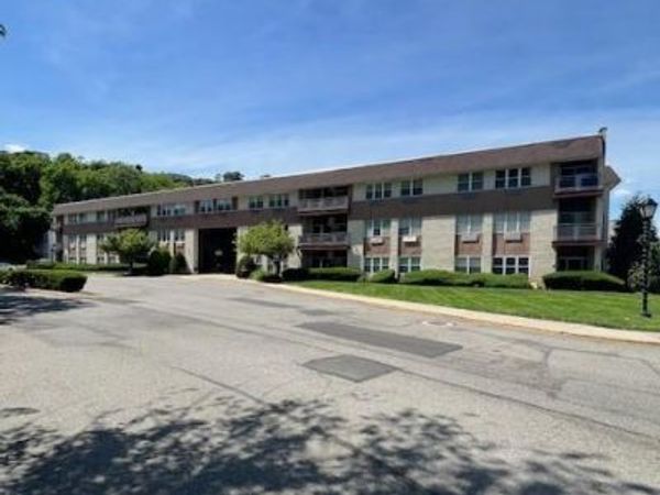 1111 River Road C8, Unit C8, EDGEWATER, NJ 07020