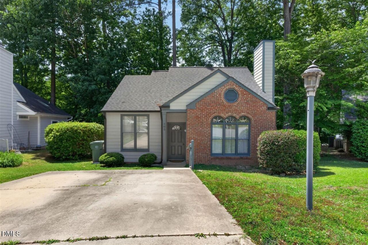 105 Ellsworth Place, Cary, NC 27511 Main Photo