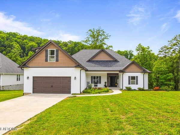 320 Wagon Lane, Speedwell, TN 37870