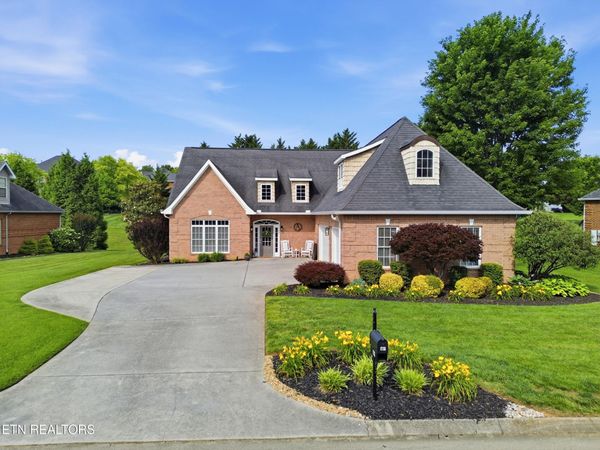 1733 Burnside Drive, Maryville, TN 37801