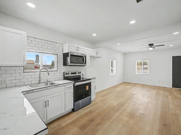 343 W LINCOLN Avenue, Coolidge, AZ 85128