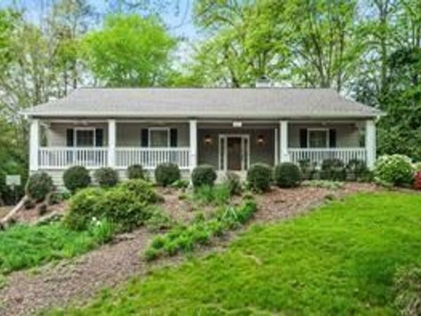 52 Travelers Way SW, Marietta, GA 30064