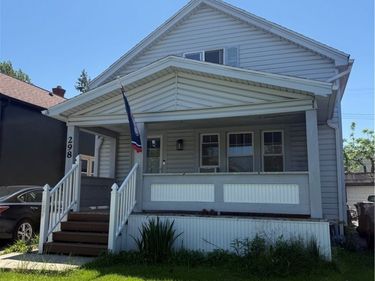 298 W Hazeltine Avenue , Buffalo, NY 14217