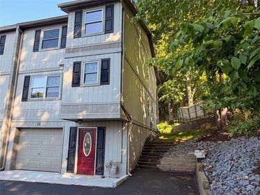 14 Pond Path , Oswego, NY 13126