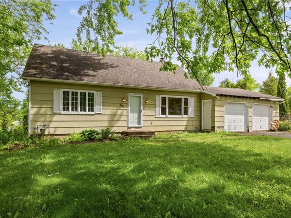 263 Country Circle, Macedon, NY 14502